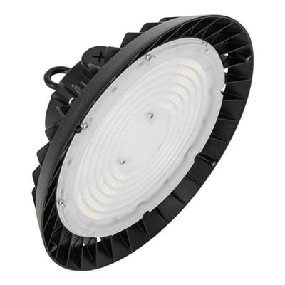 Ledvance High bay E-armatur på 200 W med Multi Lumen ses skråt forfra med sort, rund krop og hvid lysflade.