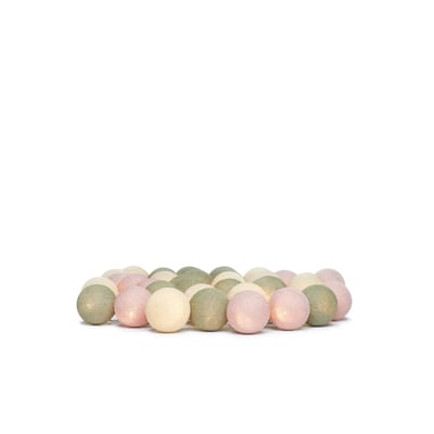 IrisLights Dunes lyskæde med 20 lyskugler i støvet grøn, sart lyserød og beige, vist på en hvid baggrund.