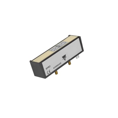 Carlo Gavazzi magnetaftaster i rektangulært plastikhus med synlige tilslutninger, type NO bistabil og IP67.
