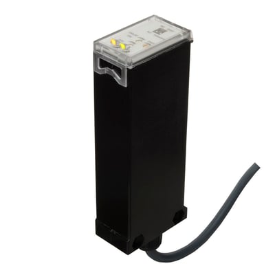 Carlo Gavazzi fotoaftaster PD112CNB25BP med sort rektangulært hus, gennemsigtigt topdæksel, lysindikatorer og kabel.