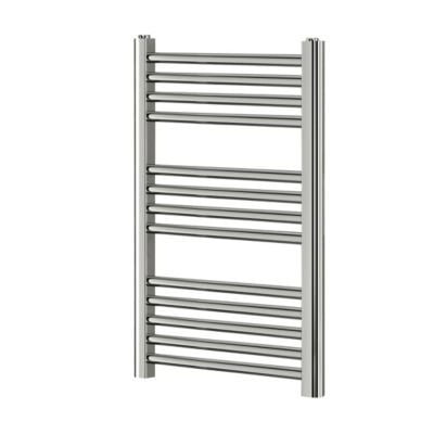 Norm håndklæderadiator i krom med 12 lige, vandrette rør og to lodrette profiler, mål 700x500 mm.