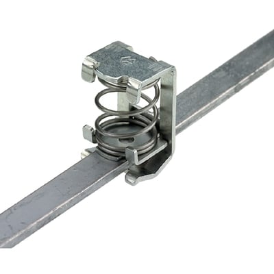 Weidmüller skærmklemme KLBU 4-13,5 med fjederterminal monteret på en 10x3 mm skinne, viser det grå metaldesign.