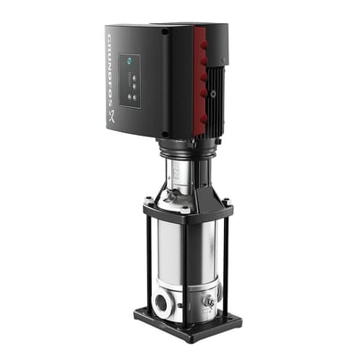 Grundfos cirkulationspumpe i rustfrit stål og sort kabinet, forbundet til en LC 231 styringsenhed med synlige tilslutningskabler.