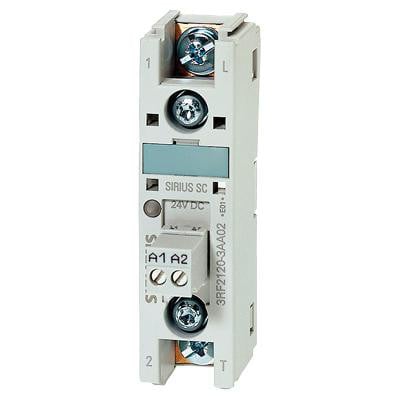 Siemens solid-state relæ 3RF2120-3AA02 med ringkabeltilslutning, 22,5 mm bredt, til 24V DC.