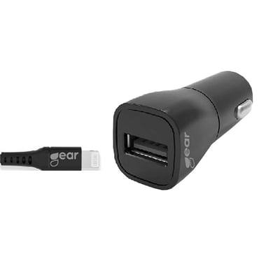 Sort 12V biloplader med to USB-A porte og et medfølgende hvidt Lightning kabel med "gear" logo.