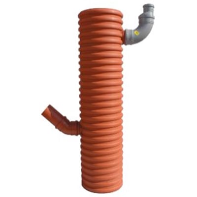 Uponor tagnedløbsbrønd 315x110 med fast bøjning øverst, vist som en orange, ribbet brønd med sideafgang.