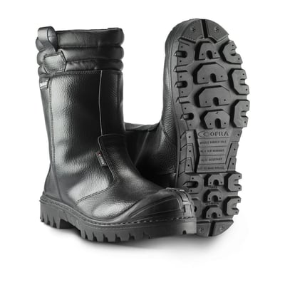 Sika Footwear 5806 New Malawi vinterstøvler i sort læder, med fokus på den grove sål og materialets slidstyrke.