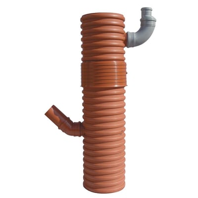 Uponor tagnedløbsbrønd med 315 mm opføring og 110 mm afgang, vist med brun, ribbet brønd og drejet bøjning øverst.