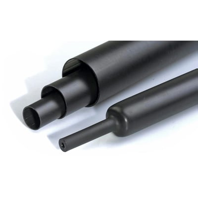Mellemvægget krympeflex med lim RGM i sort, 33/8 mm diameter, vist med flere lag til demonstration af krympning og en limfyldt ende.