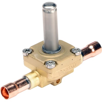 Danfoss EVR 10 magnetventil med 1/2 tomme kobberstik til kølemiddelsystemer, vist med loddede samlinger.