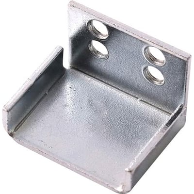 Cubic beslag for bundplade IP 0584-1000, et metalbeslag med fire monteringshuller og en U-formet base.