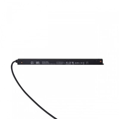 SpectrumLED System Shift 100W, en sort LED-skinne med intern driver, 48V DC, IP20-klassificeret, med synlige certificeringsmærker og specifikationer.