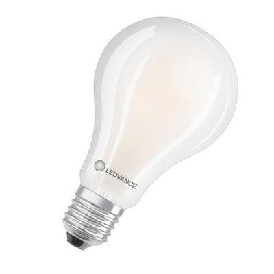 Ledvance LED standard lyskilde i mat hvid med E27 sokkel vist isoleret mod hvid baggrund.