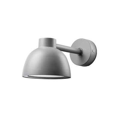 Herning Wall Mini udendørslampe i grå pulverlakeret aluminium med et stilrent kuppeldesign og justerbar lysstyrke og farvetemperatur.