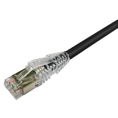 CommScope KAT.6A S/FTP LSZH patchkabel på 7,5m i sort med gennemsigtig RJ45-stik og forstærket aflastning.