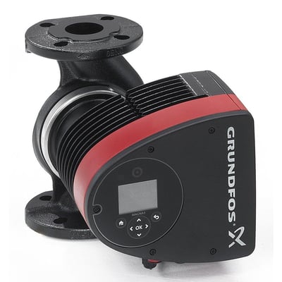 Grundfos MAGNA3 50-80 F cirkulationspumpe set fra siden, med synlig flange og kontrolboks med display.