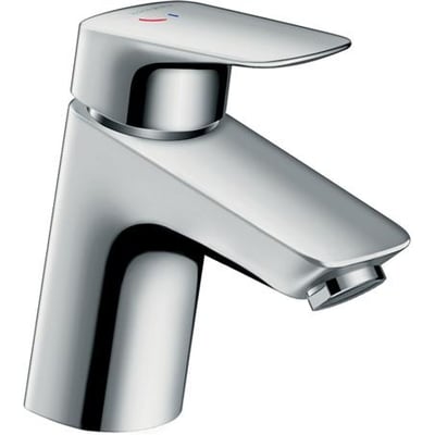 Hansgrohe Logis 70 håndvaskarmatur i blank krom med ét greb og en kort, flad tud, set skråt forfra.