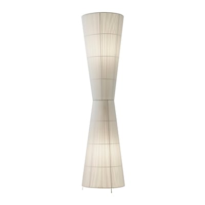 Nielsen Light Ruse gulvlampe i hvidt stof, der måler 130 cm i højden, står frit på hvid baggrund.