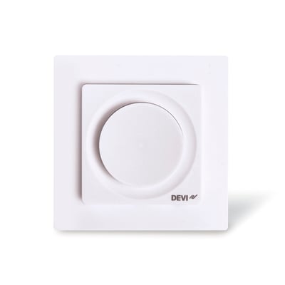 DEVIreg Display Connect termostat i hvid, vist frontalt på hvid baggrund med DEVI logo tydeligt fremhævet.