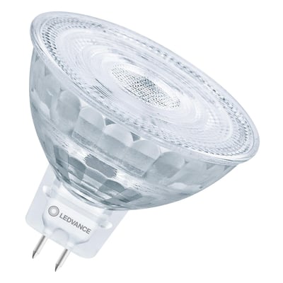 Tæt på Osram LED MR16 3,6W lyskilde, der viser detaljer på glasset og LEDVANCE logoet på fatningen.