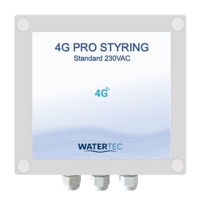 Watertec 4G PRO SMS-styring, standardmodel til 230 VAC, i gråt kabinet med kabelgennemføringer.