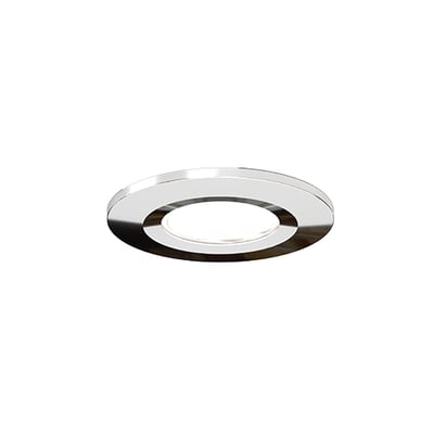 Ansell Lighting Prism Pro XM-front i krom med rund form og blank, reflekterende overflade, set skråt forfra.