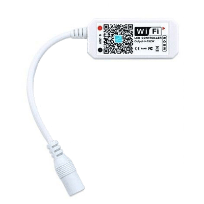 Google Smart Home RGB+WW LED-controller med hvidt kabel og stik, vist med Wi-Fi-mærkat og QR-kode.
