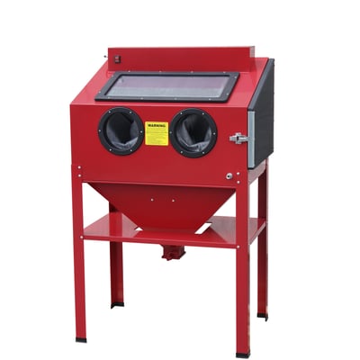 FLAIR FL-M lille sandblæsekabine i rød metal med to integrerede gummihandsker og et stort udsigtsvindue.