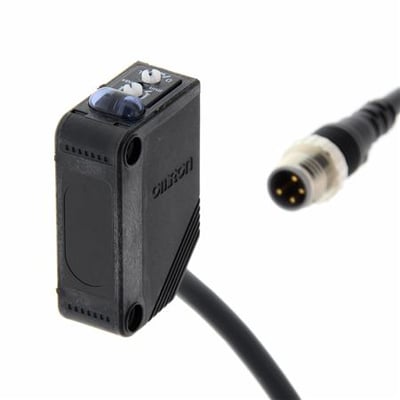 Omron fotoelektrisk sensor med rektangulært hus, infrarød LED, M8 stik og synlige justeringsknapper på hvid baggrund.