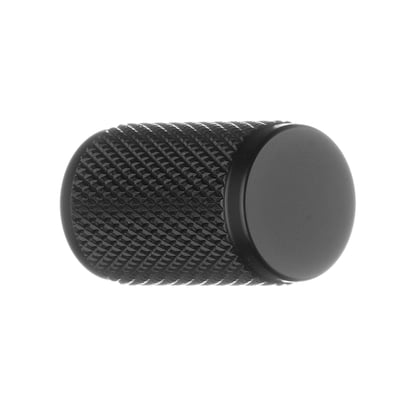Beslagsboden-knop på 18 mm i matsort med rund front og riflet greb, vist skråt fra siden.