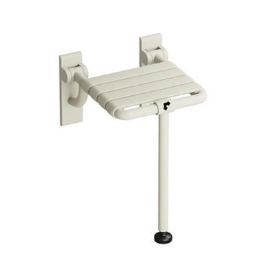 HEWI klapsæde serie 801 i mat hvid med nedfældet siddeflade og støtteben, 478 x 428 mm.
