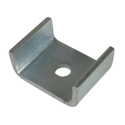 Walraven Rapidrail U-formet spændeskive WM1-35, 12,5 × 30,5 mm, set skråt med centralt hul.