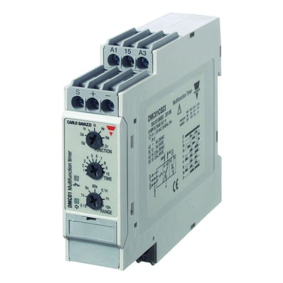 Carlo Gavazzi multifunktionstidsrelæ til DIN-skinne, set skråt forfra med tilslutningsterminaler og justeringsknapper.