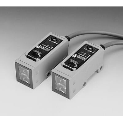 Omron E3S-CT11 fotoceller i et par, den ene er en sender og den anden en modtager, med 2 meter kabel.