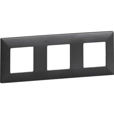 Lauritz Knudsen Fuga CE60 ramme i mørkegrå, designet til tre 1-moduls indsatser i CE60 dåser.