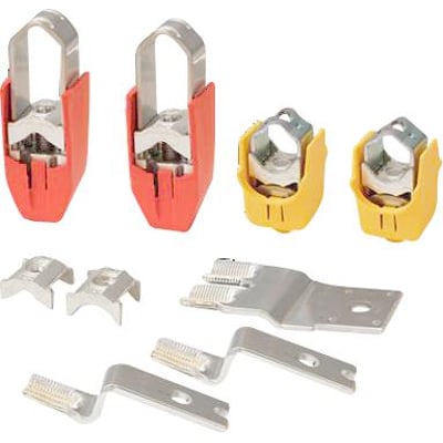 V-Klemme kit KM2X240-SL23/3A, bolt, med to røde og to gule klemmer, samt diverse metalbeslag til sikringsliste.