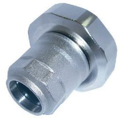 Reduktion på 63x40mm i skinnende metal med gevinddetaljer for nem installation og kondensseparationssystem.