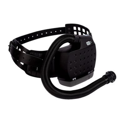 Adflo turbomotor 837731 sæt med sort bælte, luftslange og HEAVY DUTY Li-Ion batteri på hvid baggrund.