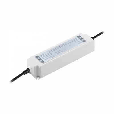 SpectrumLED strømforsyning på 100 W og 24 V DC med hvidt, aflangt kabinet og sorte kabler, IP67 og ikke dæmpbar.