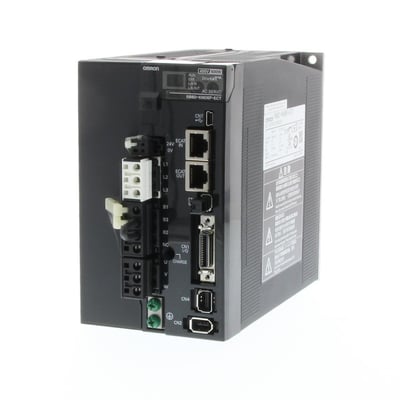 Omron G5 Series servodrev, EtherCAT, 600W, 400V AC, med tilslutningsmuligheder for strøm, kommunikation og I/O-porte.