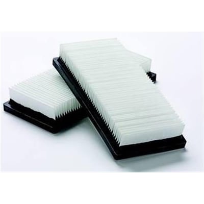 Nærbillede af Nilfisk kassettefilter med PET Nano materiale, der viser de hvide filterfolder og den sorte ramme.