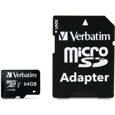 Sort Verbatim microSDXC-hukommelseskort på 64 GB med Class 10 og sort SD-adapter ved siden af.