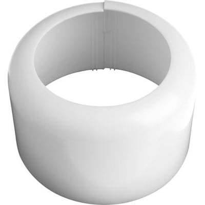 En hvid, todelt muffeskjuler til WC, der diskret skjuler rørinstallationer og giver et rent udseende.