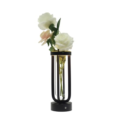 Sort blomstervase med glasindsats og indbygget dæmpbar LED-lysring, med tre kunstige roser. Aluminium og PC-materiale, IP54.