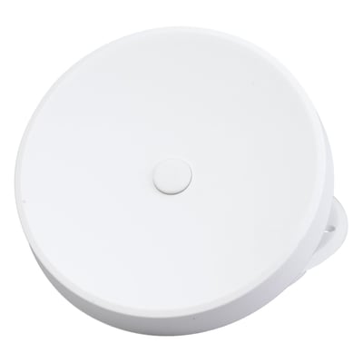 Hvid Duka tallerkenventil type 74.6 i plast med en diameter på Ø140 mm, vist med justeringsskruelåg.