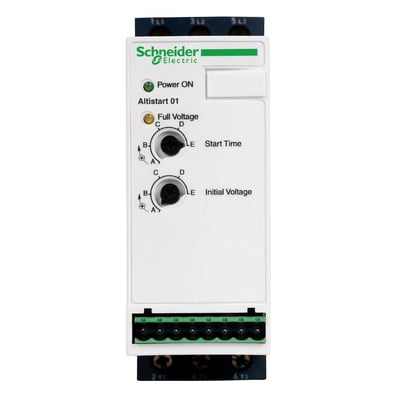 Detaljeret billede af Schneider Electric Altistart 01 softstarter, med tydelig mærkning af tilslutningsklemmer og regulatorer.