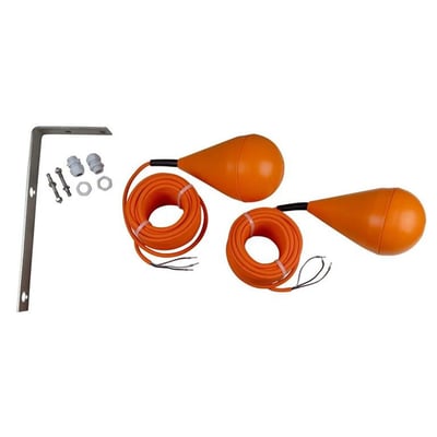 Grundfos niveauvippesæt med to orange niveauvipper, 10 meter kabel og monteringsbeslag i et isoleret miljø.