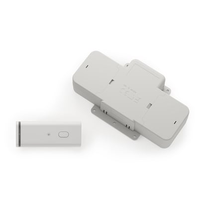 EVO komfurvagt K320W-TITO-INN-FI med hvide enheder og separat betjeningsdel, vist skråt oppefra.