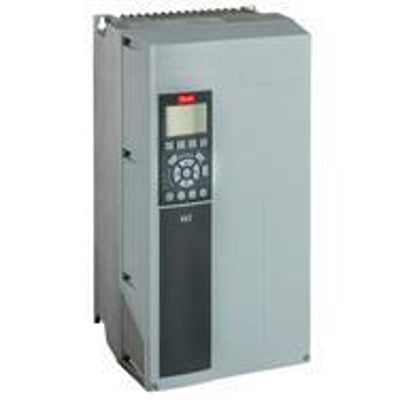 Danfoss VLT AQUA Drive FC 202 frekvensomformer, 5,5 kW, trefaset, IP55, med grafisk betjeningspanel.
