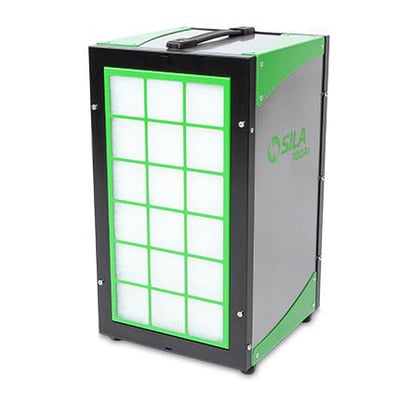 SILA Luftrenser 700A3 med HEPA 13 filter og forfilter, produceret i Sverige med robust grå og grøn konstruktion.